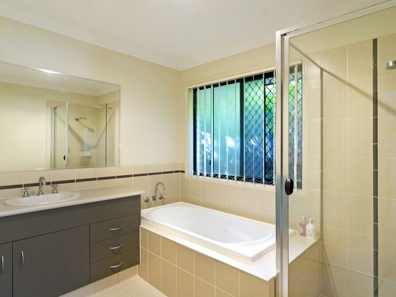 27 Shannonbrook Grove, Oxenford QLD 4210