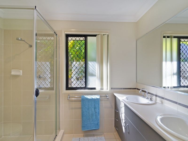 27 Shannonbrook Grove, Oxenford QLD 4210