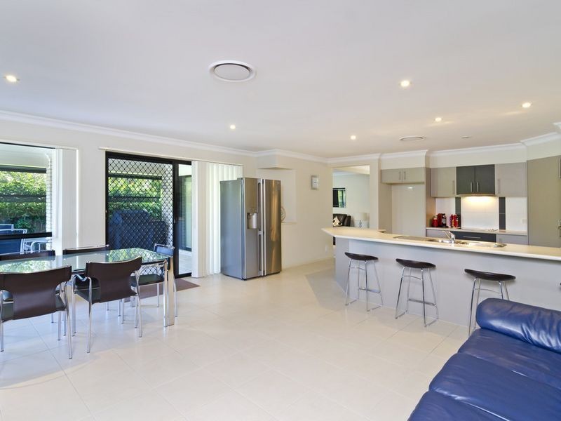 27 Shannonbrook Grove, Oxenford QLD 4210