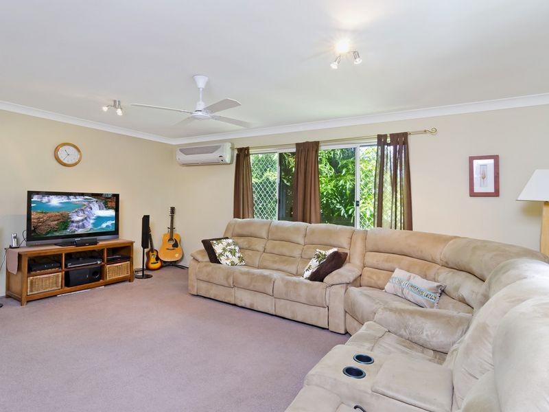 10 Atoli Rise, Pacific Pines QLD 4211