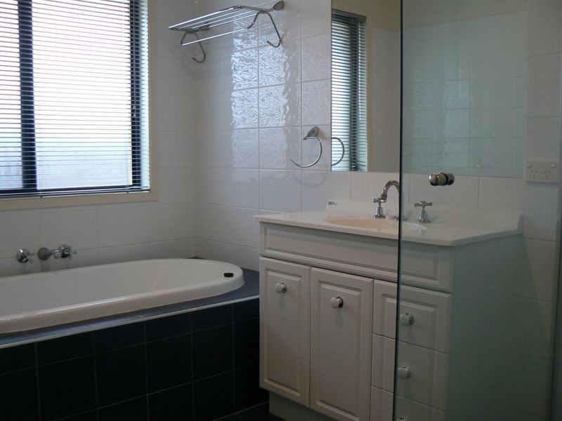 53 Victoria Drive, Pacific Pines QLD 4211