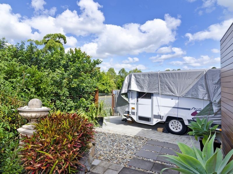 81 Victoria Drive, Pacific Pines QLD 4211