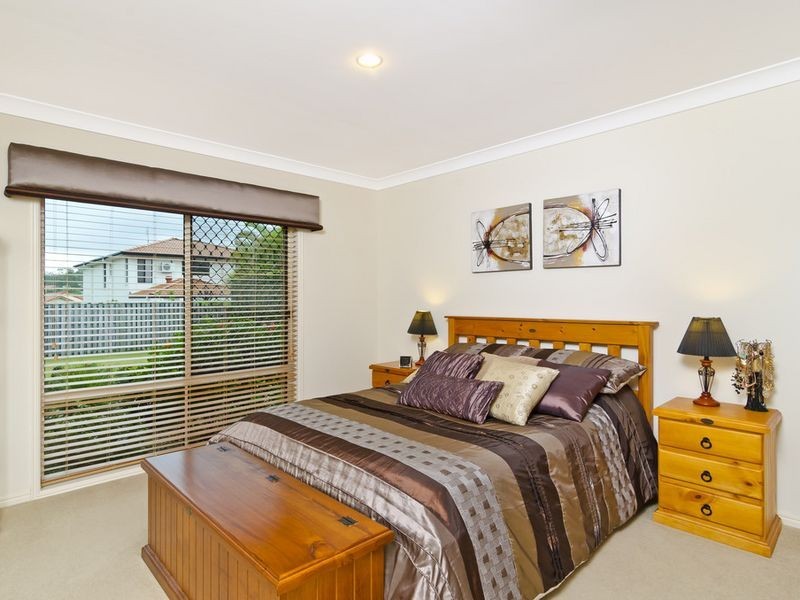 4 Rimatara Rise, Pacific Pines QLD 4211