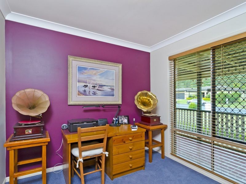 4 Rimatara Rise, Pacific Pines QLD 4211