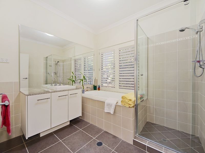 2 Minyon Court, Pacific Pines QLD 4211