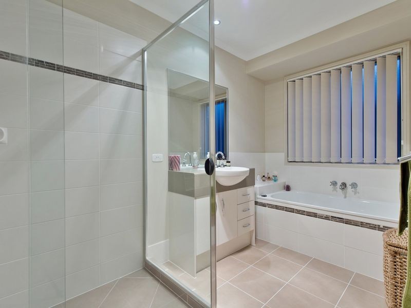 85 Roberts Drive, Maudsland QLD 4210