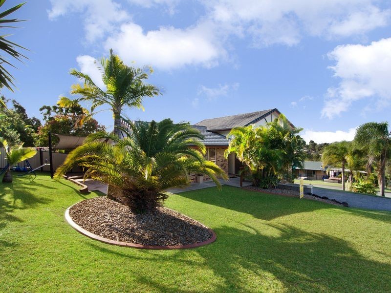 4 Edgemount Court, Oxenford QLD 4210