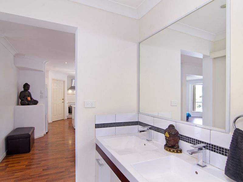 8 Jane Lane, Oxenford QLD 4210