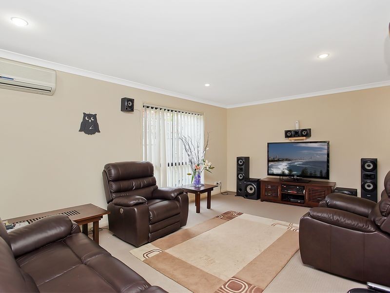 16 Springwood Avenue, Pacific Pines QLD 4211