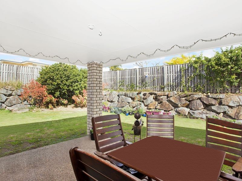 16 Springwood Avenue, Pacific Pines QLD 4211