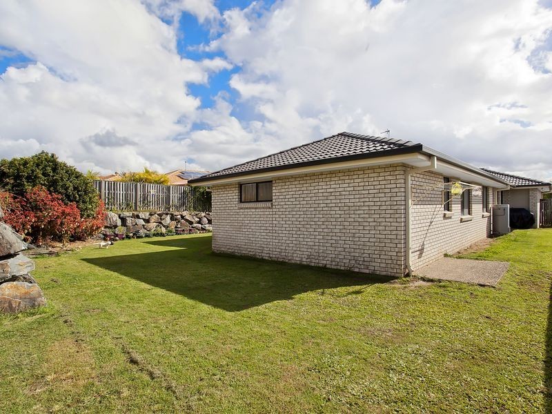 16 Springwood Avenue, Pacific Pines QLD 4211