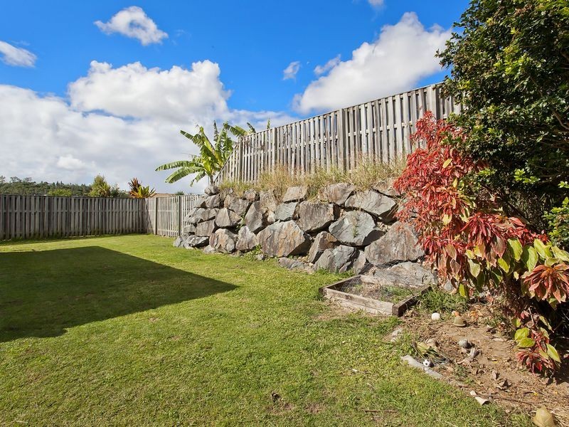 16 Springwood Avenue, Pacific Pines QLD 4211