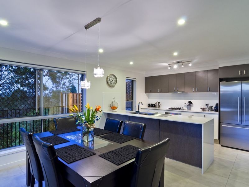 5 Pacific Place, Pacific Pines QLD 4211