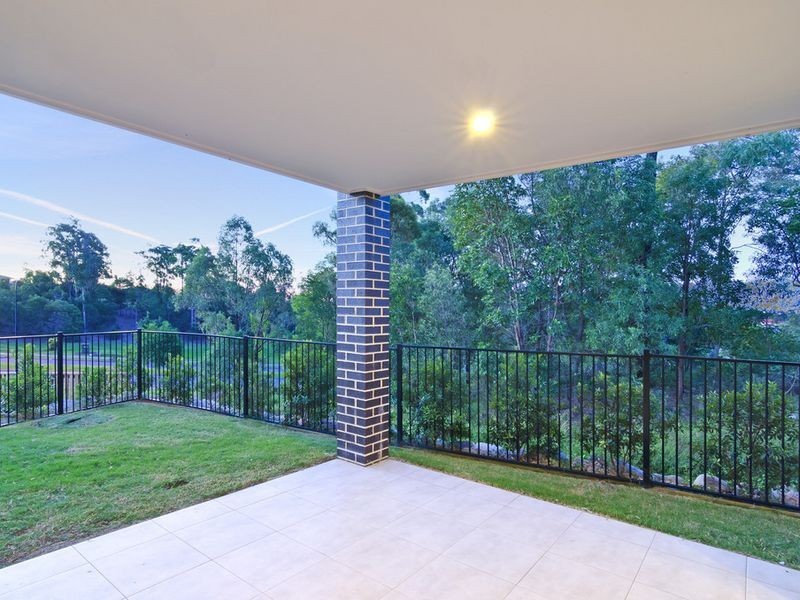 5 Pacific Place, Pacific Pines QLD 4211