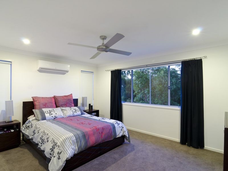 5 Pacific Place, Pacific Pines QLD 4211