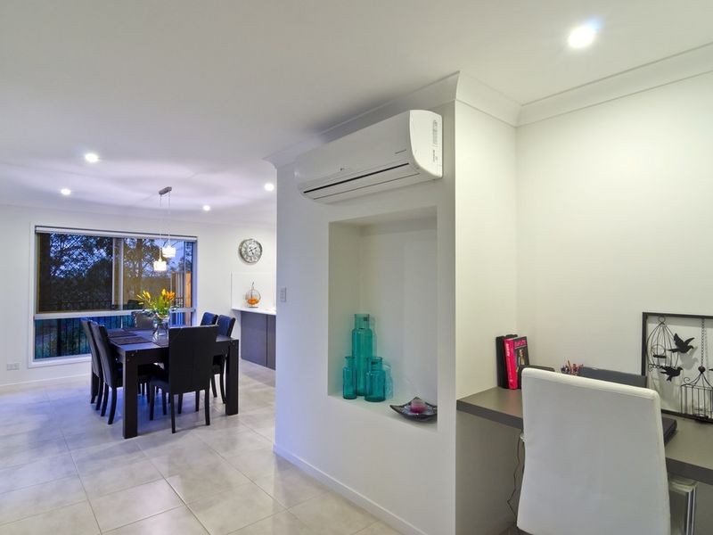 5 Pacific Place, Pacific Pines QLD 4211