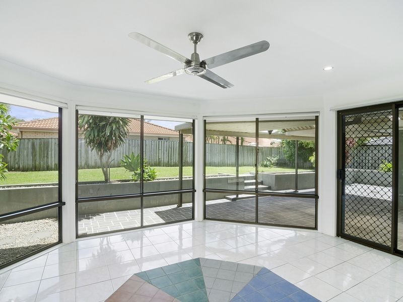 4 Palm Street, Pacific Pines QLD 4211