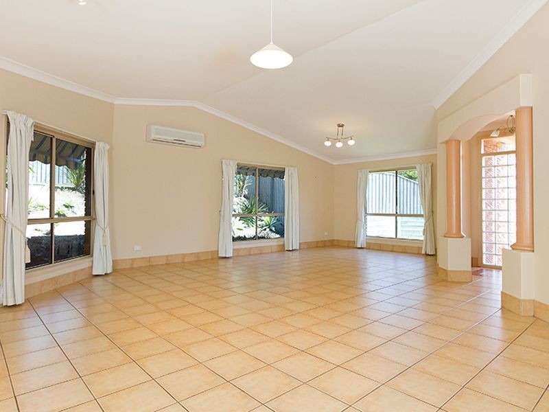 6 Gould Place, Pacific Pines QLD 4211