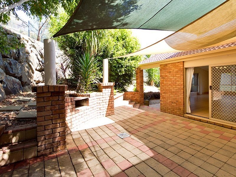 6 Gould Place, Pacific Pines QLD 4211