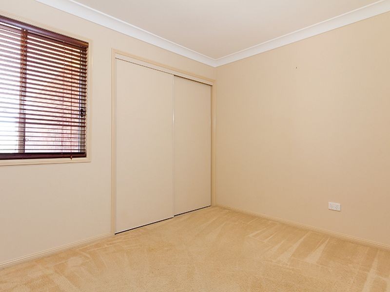 6 Gould Place, Pacific Pines QLD 4211