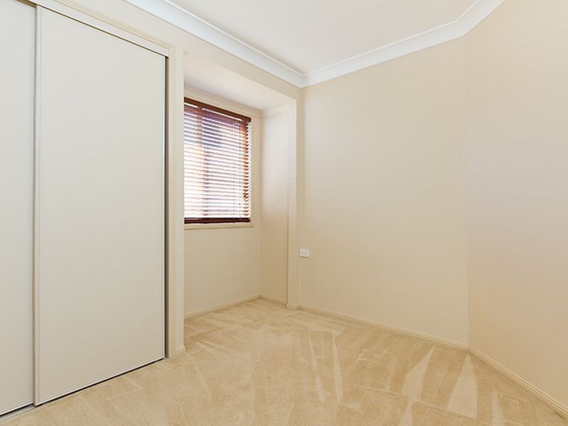 6 Gould Place, Pacific Pines QLD 4211