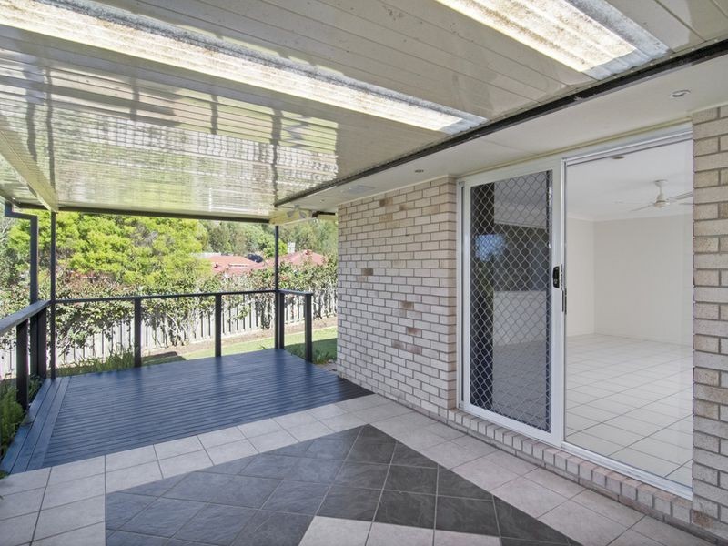 6 Pago Terrace, Pacific Pines QLD 4211