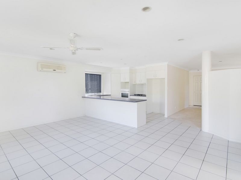 6 Pago Terrace, Pacific Pines QLD 4211