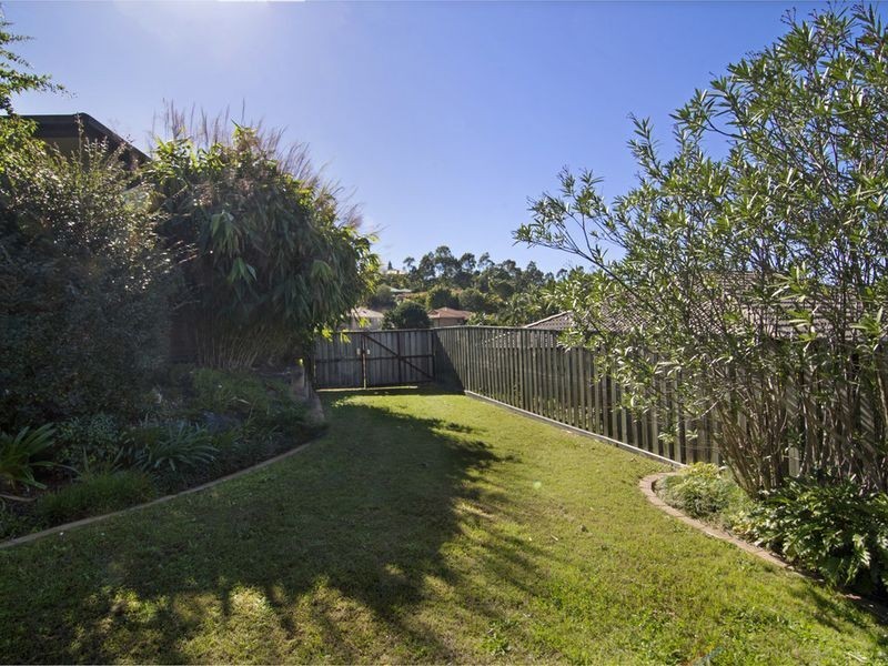 6 Pago Terrace, Pacific Pines QLD 4211