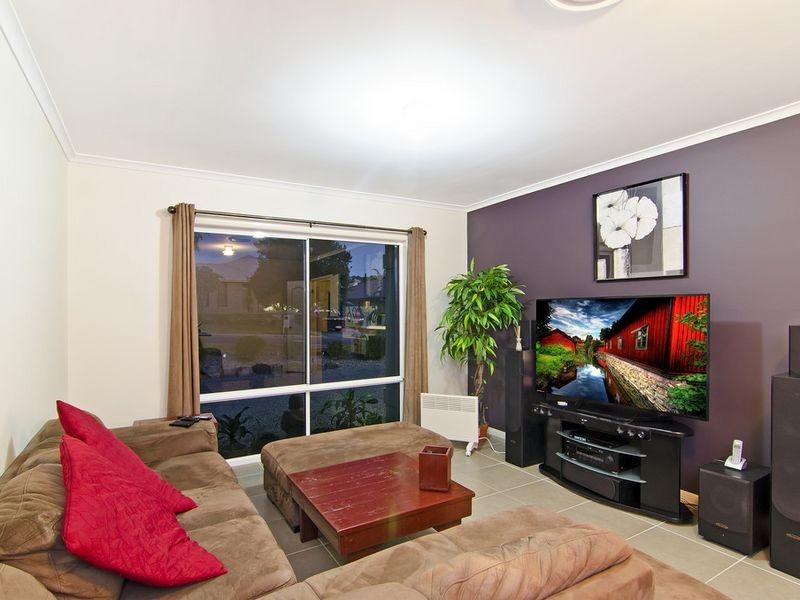 3 Willunga Street, Pacific Pines QLD 4211