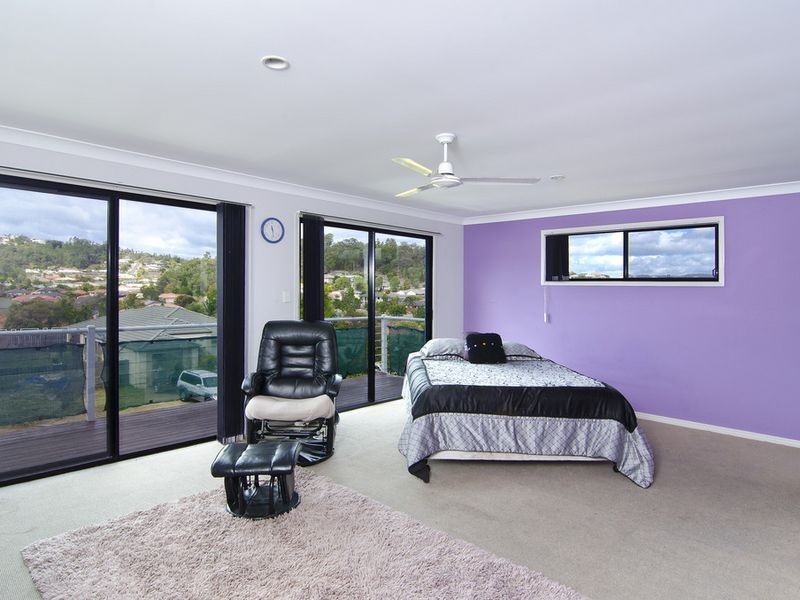 39 Feathertop Crescent, Pacific Pines QLD 4211