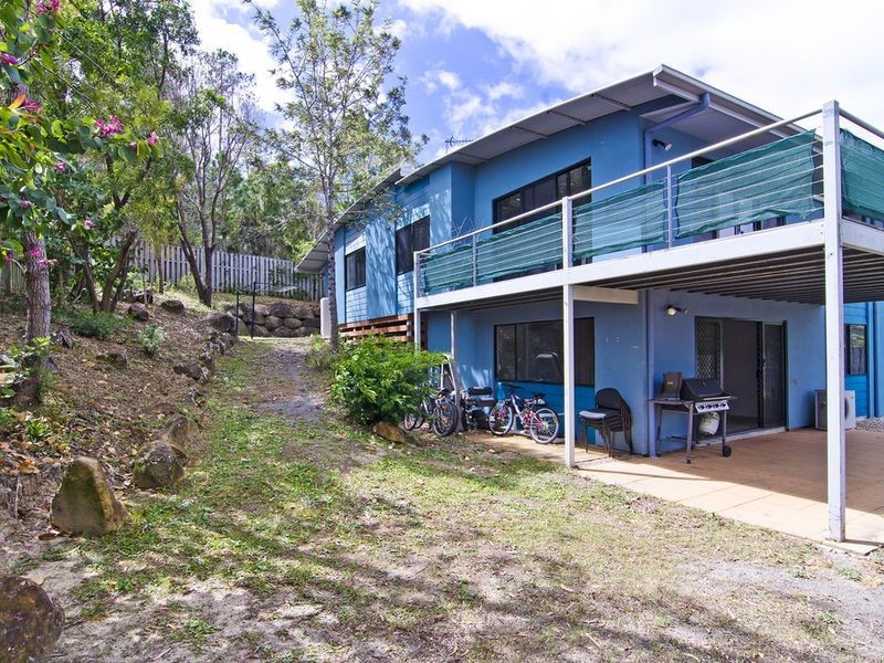 39 Feathertop Crescent, Pacific Pines QLD 4211