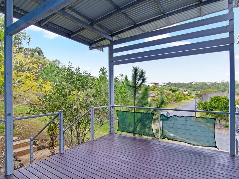 39 Feathertop Crescent, Pacific Pines QLD 4211
