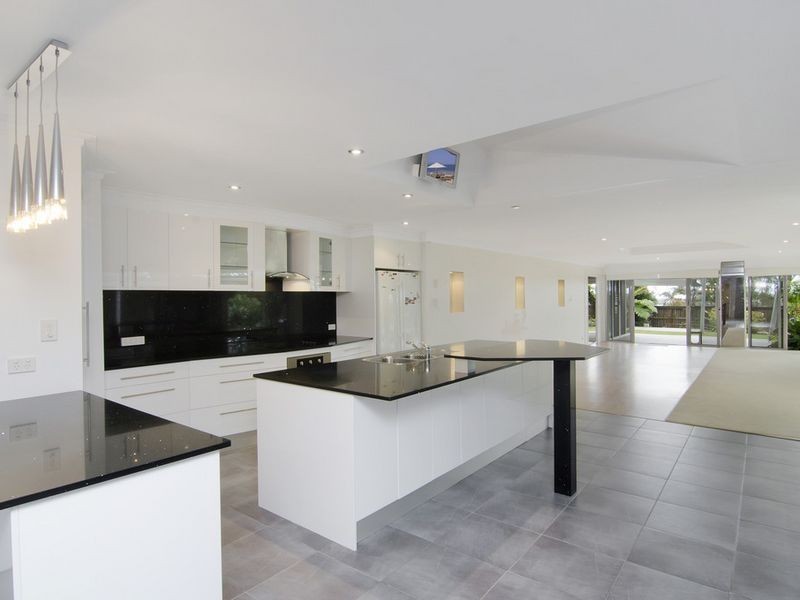 3 Salvado Drive, Pacific Pines QLD 4211