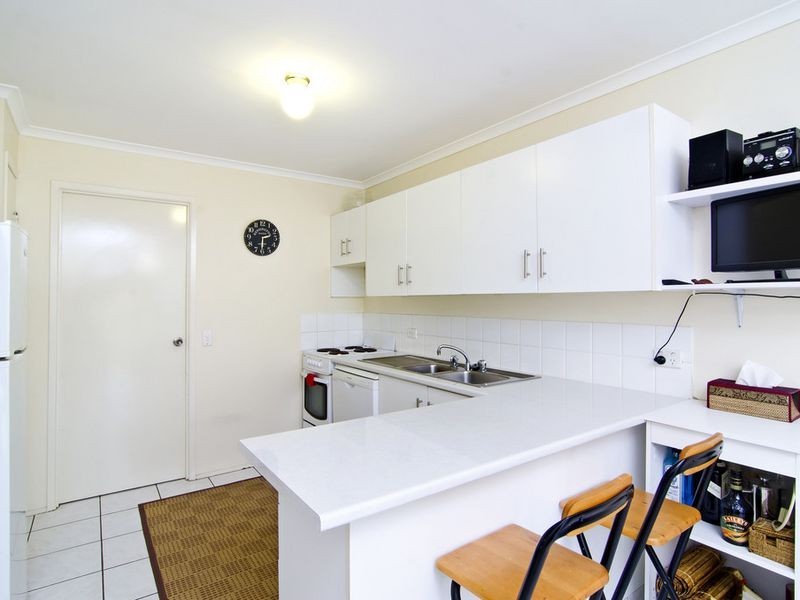 1/8 Metro Crescent, Oxenford QLD 4210