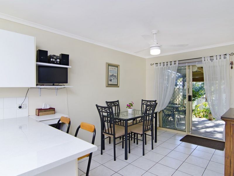 1/8 Metro Crescent, Oxenford QLD 4210