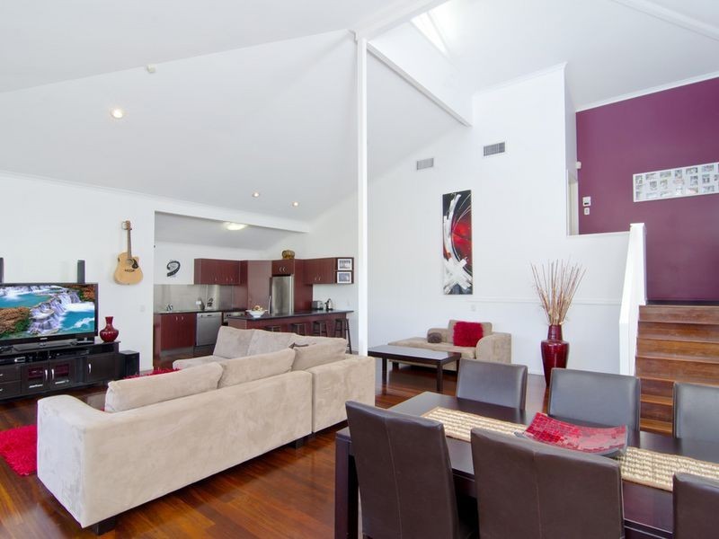 12 Avon Court, Pacific Pines QLD 4211