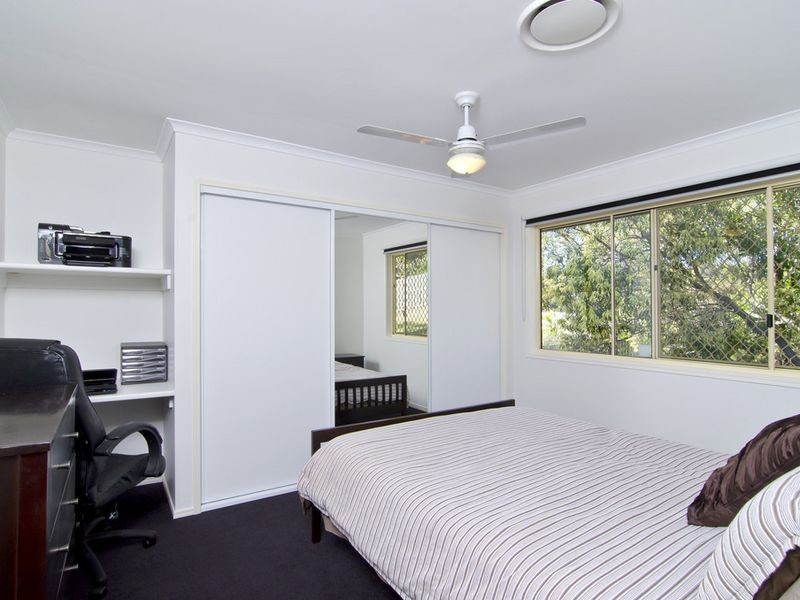 12 Avon Court, Pacific Pines QLD 4211