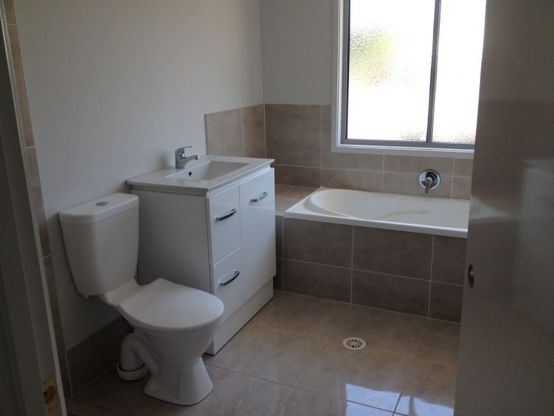 3/52 Hawkesbury Avenue, Pacific Pines QLD 4211