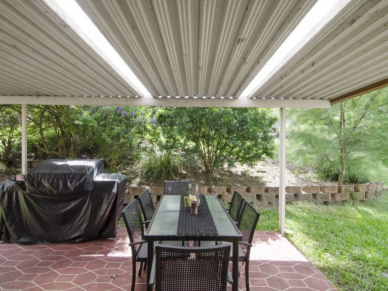 15 White Cap Close, Pacific Pines QLD 4211