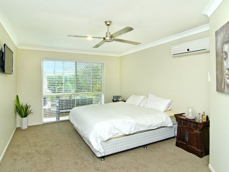 12 Cobbler Place, Pacific Pines QLD 4211