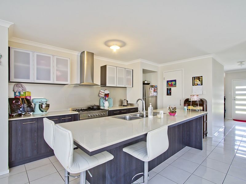 23 Hawkesbury Avenue, Pacific Pines QLD 4211
