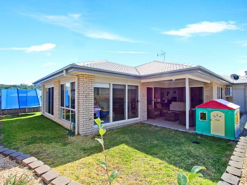 23 Hawkesbury Avenue, Pacific Pines QLD 4211