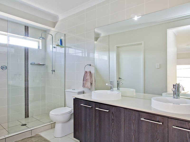 23 Hawkesbury Avenue, Pacific Pines QLD 4211