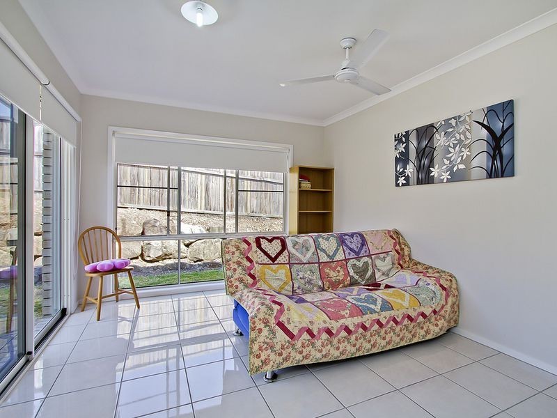 23 Hawkesbury Avenue, Pacific Pines QLD 4211