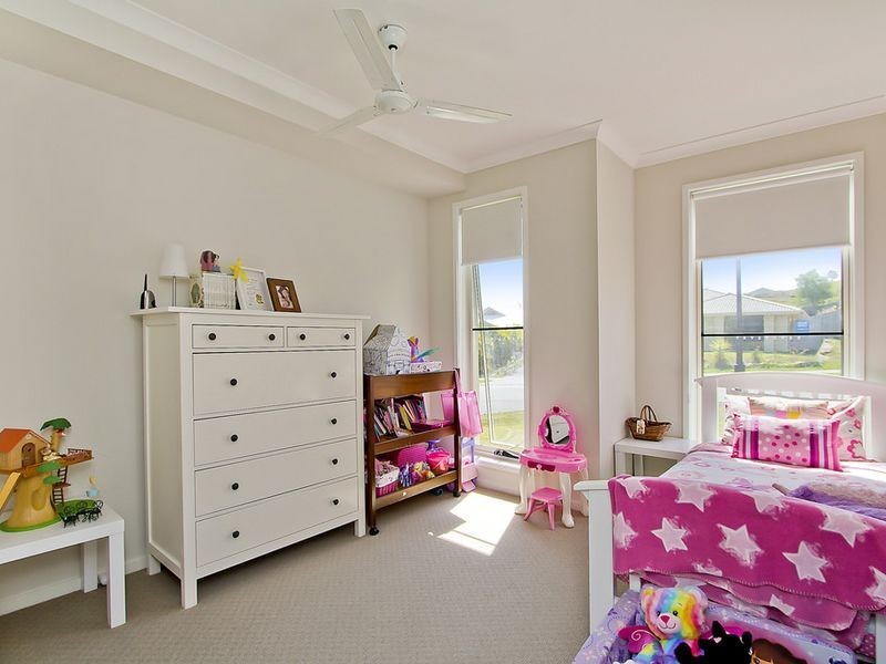 23 Hawkesbury Avenue, Pacific Pines QLD 4211