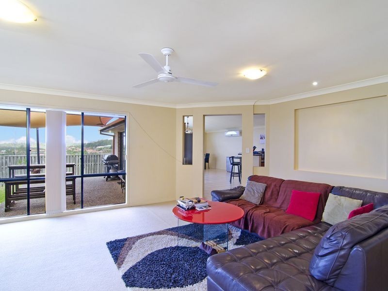 17 Crosby Avenue, Pacific Pines QLD 4211