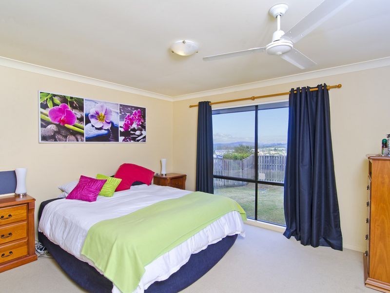 17 Crosby Avenue, Pacific Pines QLD 4211