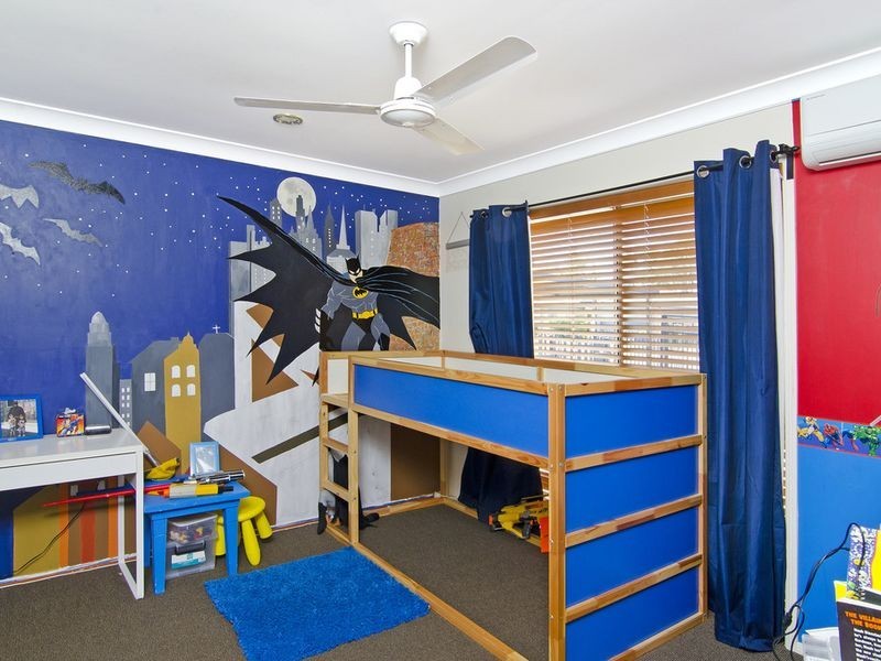 27 Manra Way, Pacific Pines QLD 4211