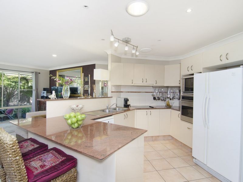 4 Rhiannon Drive, Ashmore QLD 4214