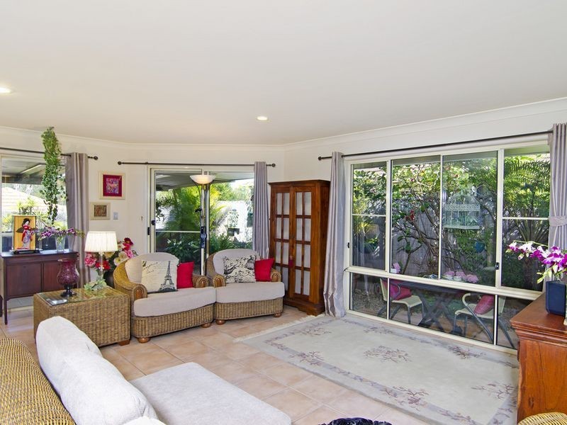 4 Rhiannon Drive, Ashmore QLD 4214